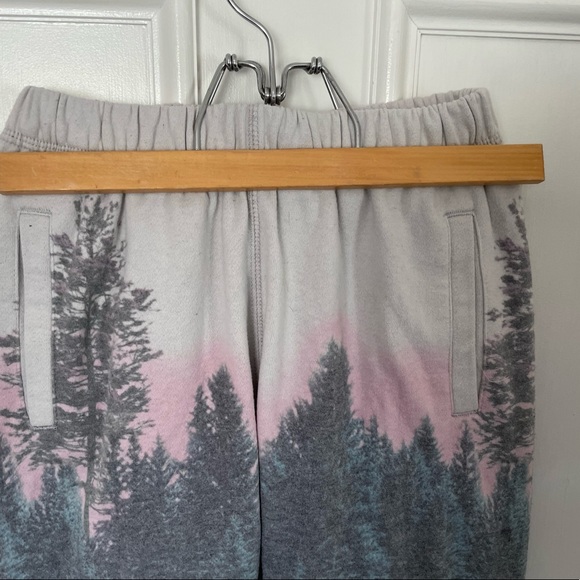 Comfy Roots Sweats - Picture 2 of 7